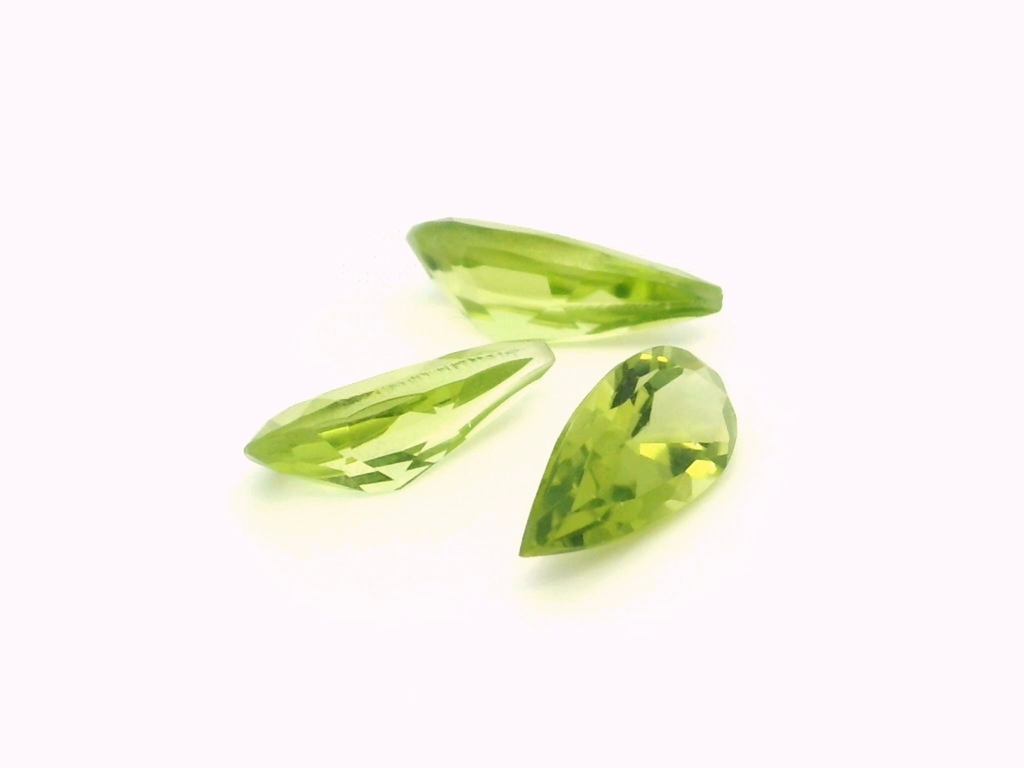Peridot 12x5mm Pear Shape