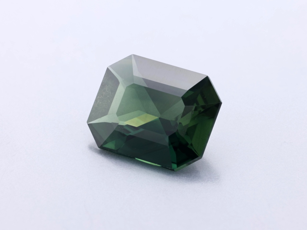 Parti Sapphire 8.11 x 6.16 x 4.42mm Oval
