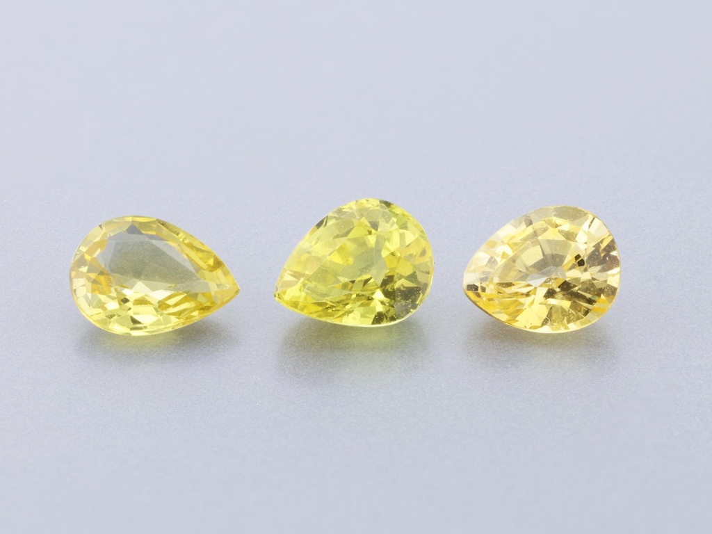 [SYS3225] Yellow Sapphire 4.5x3.5mm +/- Pear Shape Set of 3
