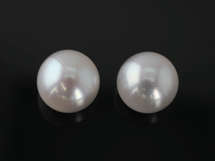 Freshwater Pearl (White) - Button