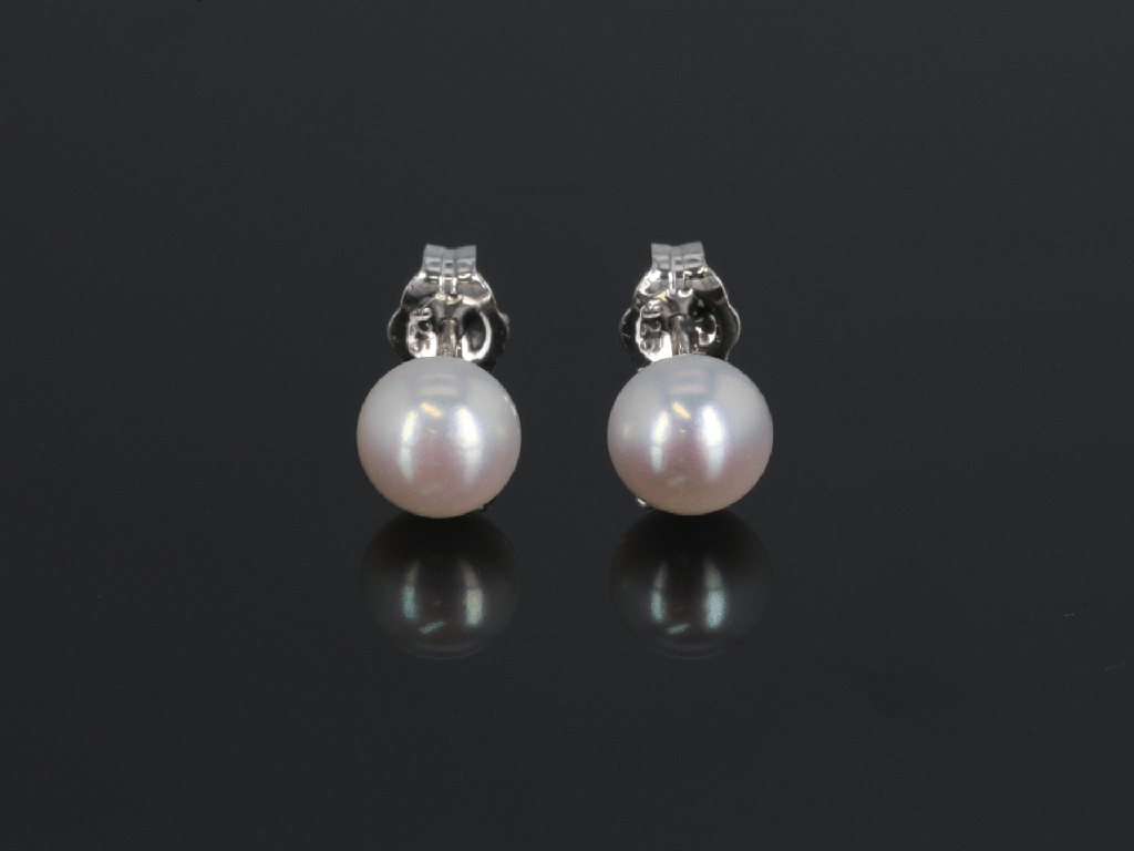 [FIN3022] Freshwater Pearl White 6-6.5mm Round Button Earrings (C)