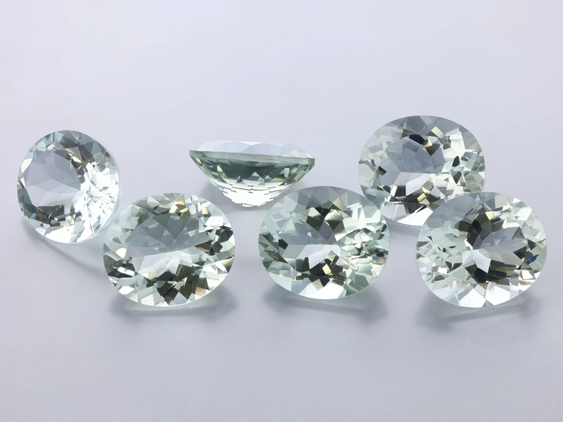 Mint Quartz 14x12mm Oval