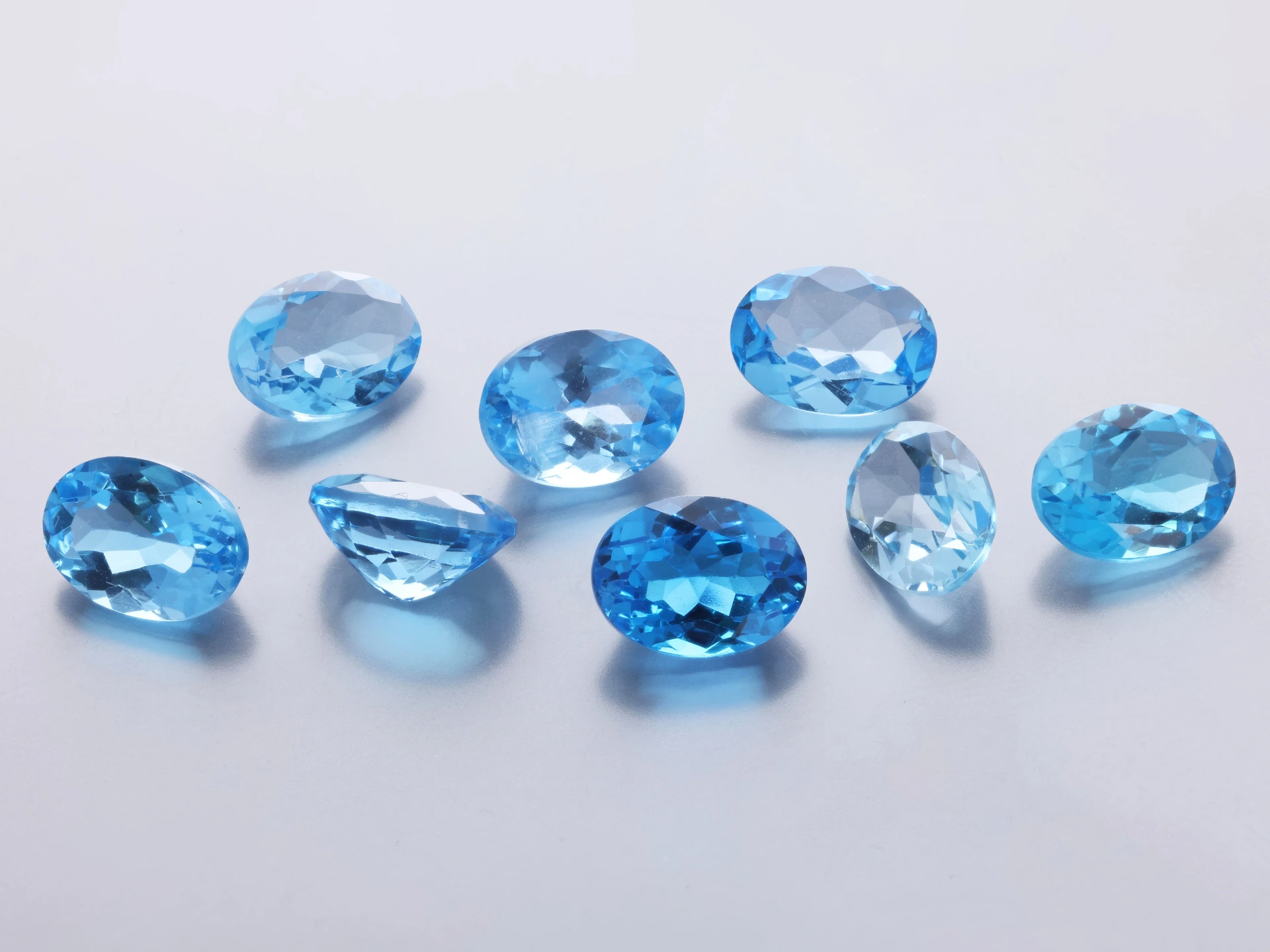 [TMVB0806] Topaz 8x6mm Oval Medium Blue
