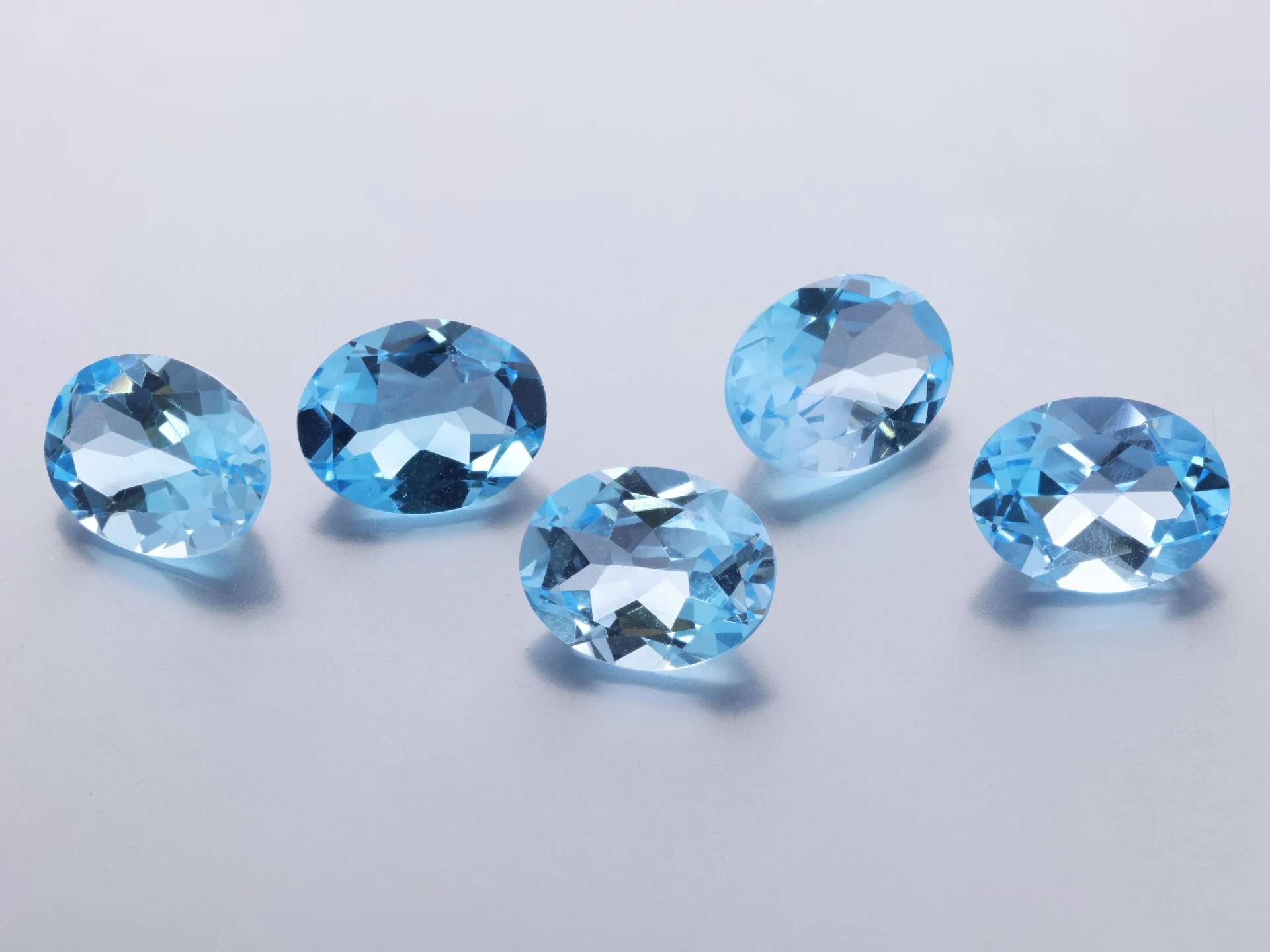 [TMVB0907] Topaz 9x7mm Oval Medium Blue