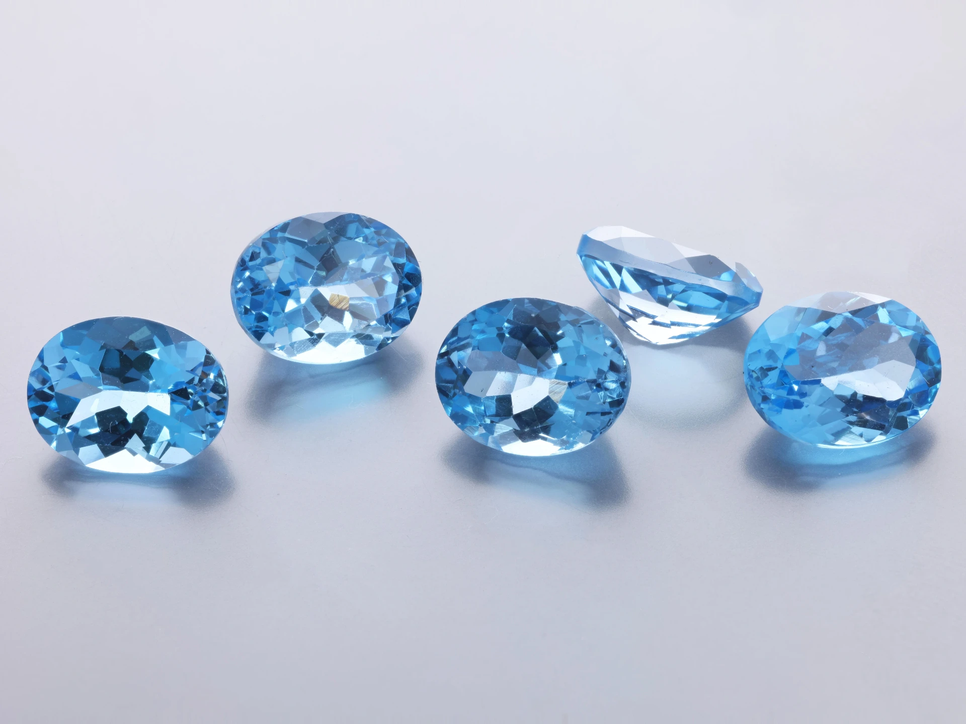 [TMVB1008] Topaz 10x8mm Oval Medium Blue
