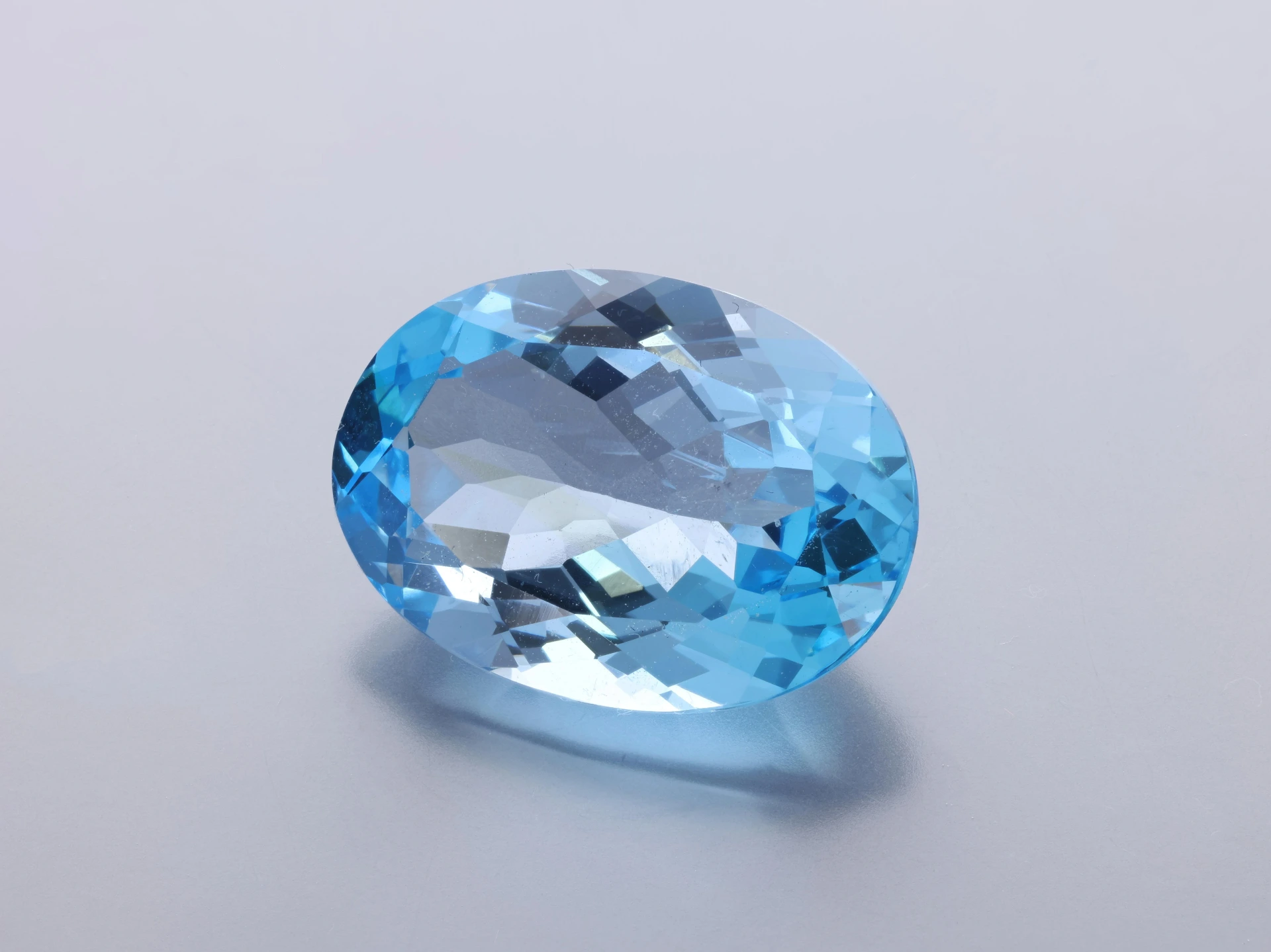 [TMVB1813] Topaz 18x13mm Oval Medium Blue