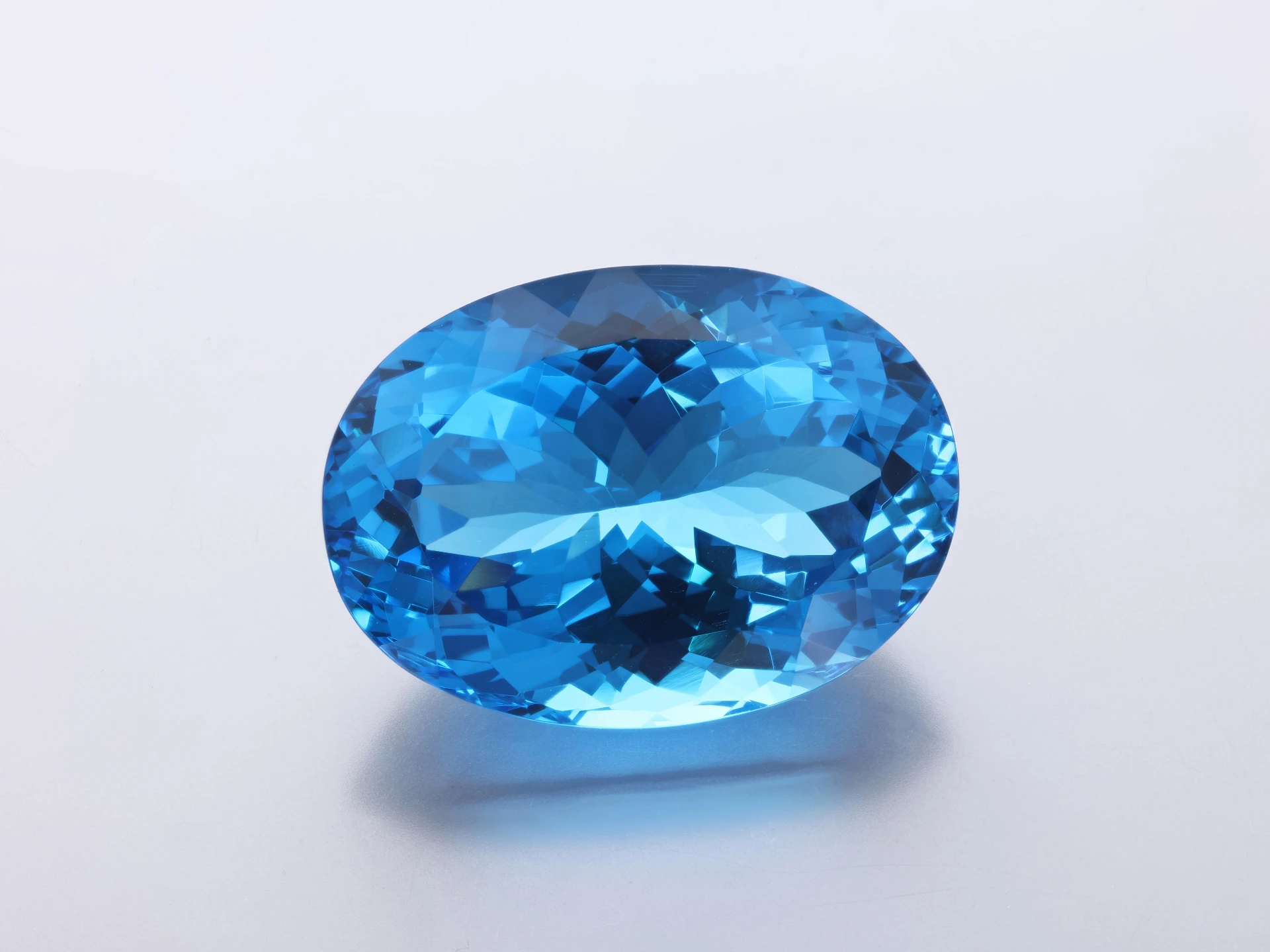 [TMVB2518] Topaz 25x18mm Oval Medium Blue