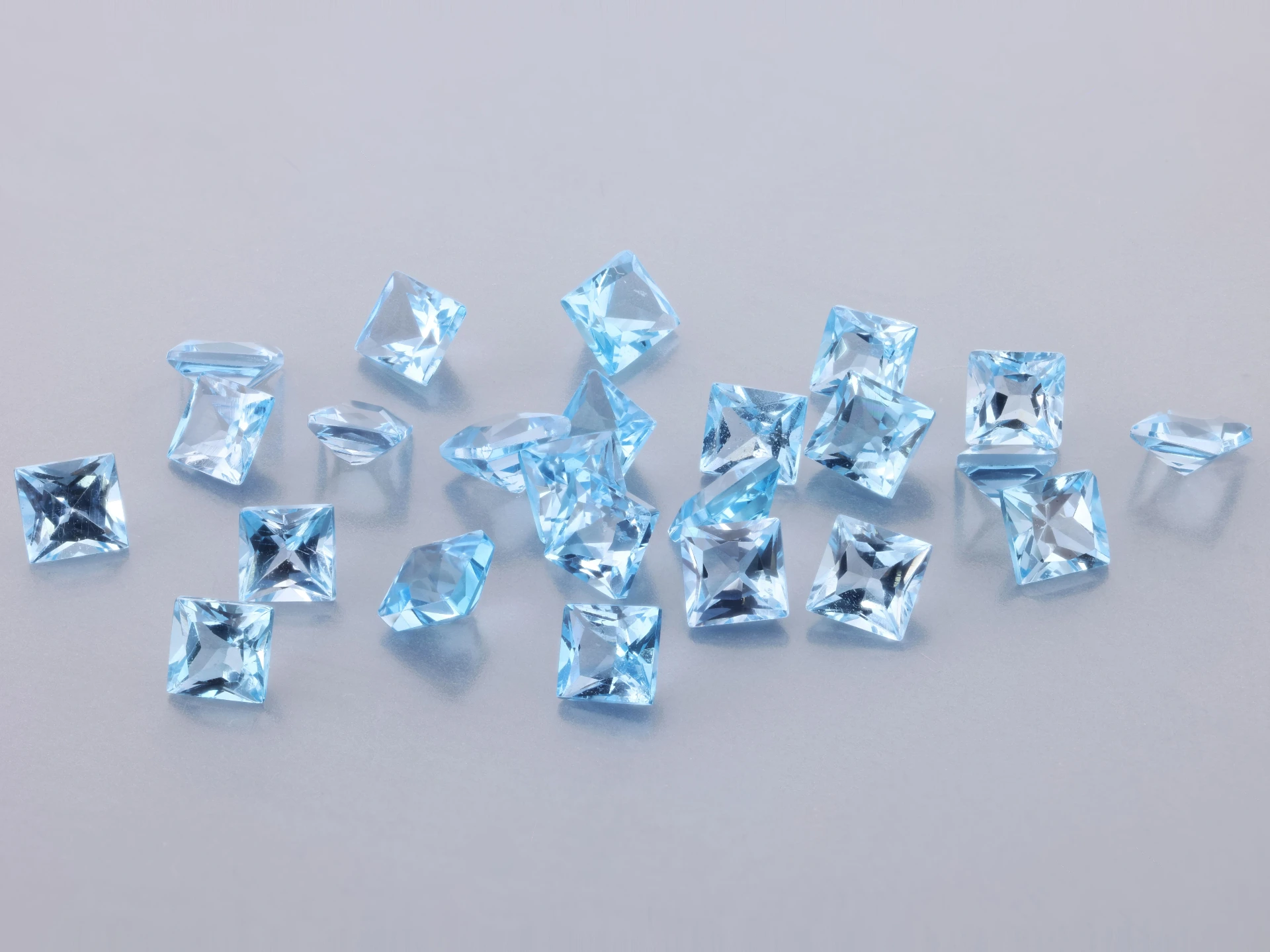 [TMQP0250] Topaz 2.50mm Princess Cut Medium Blue