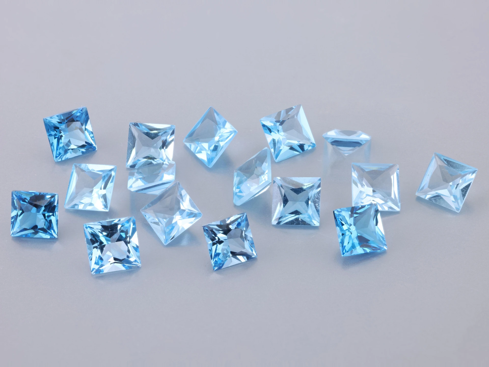 [TMQP0450] Topaz 4.50mm Princess Cut Medium Blue