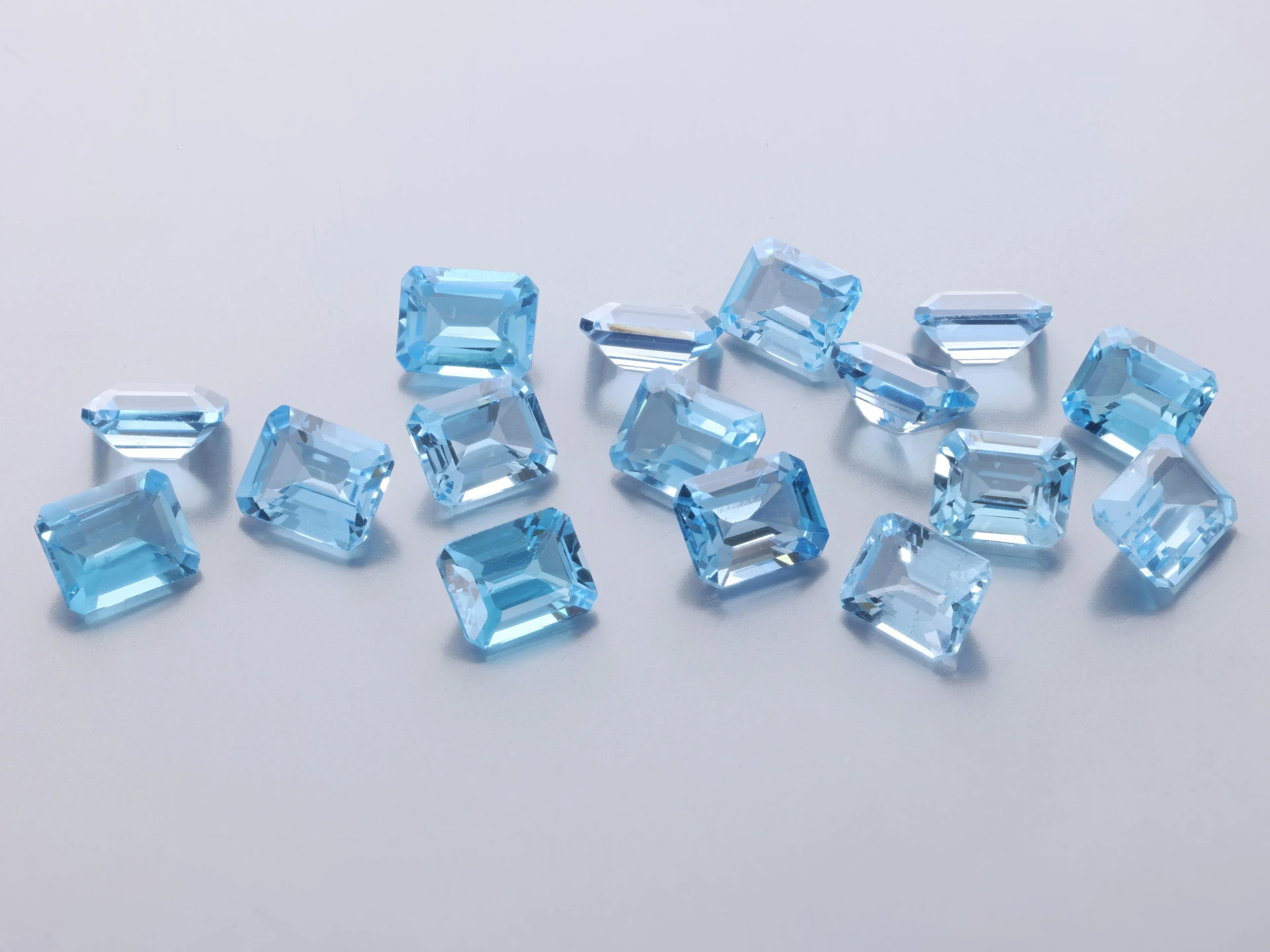 [TMOS0504] Topaz 5x4mm Emerald Cut Medium Blue
