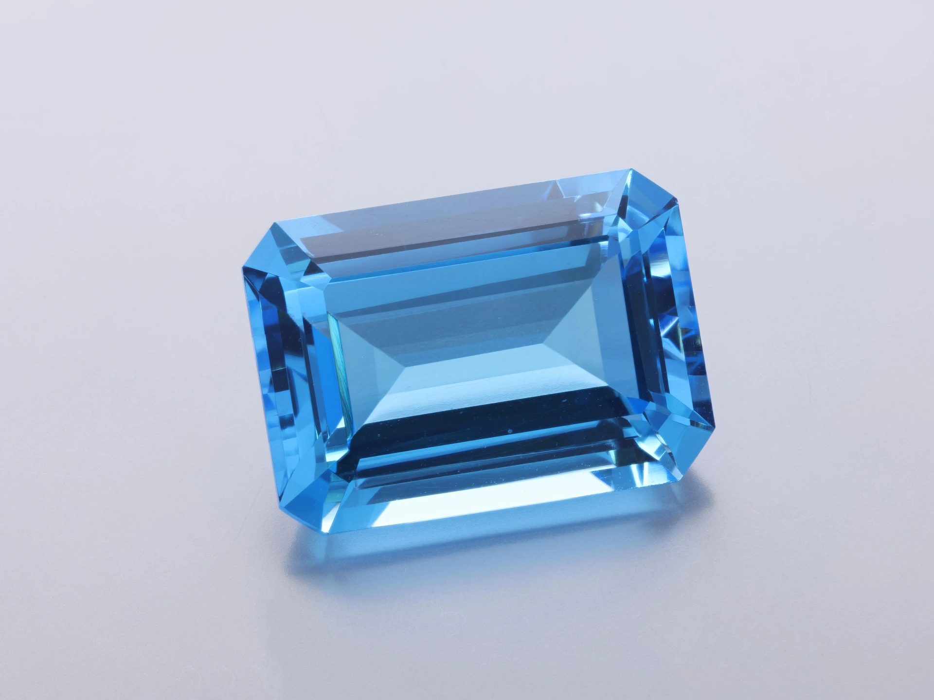 [TMOS1813] Topaz 18x13mm Emerald Cut Medium Blue