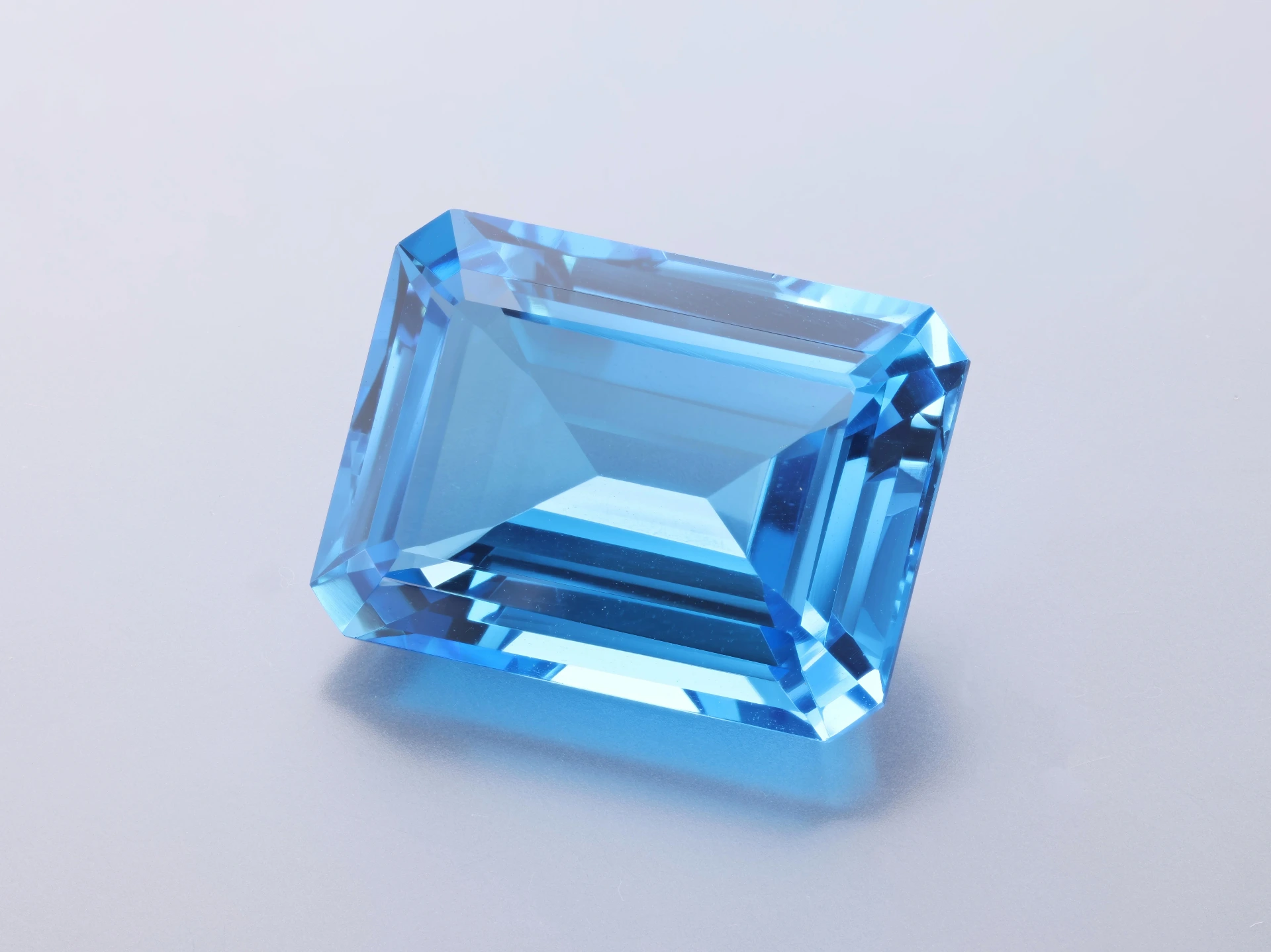 [TMOS2015] Topaz 20x15mm Emerald Cut Medium Blue