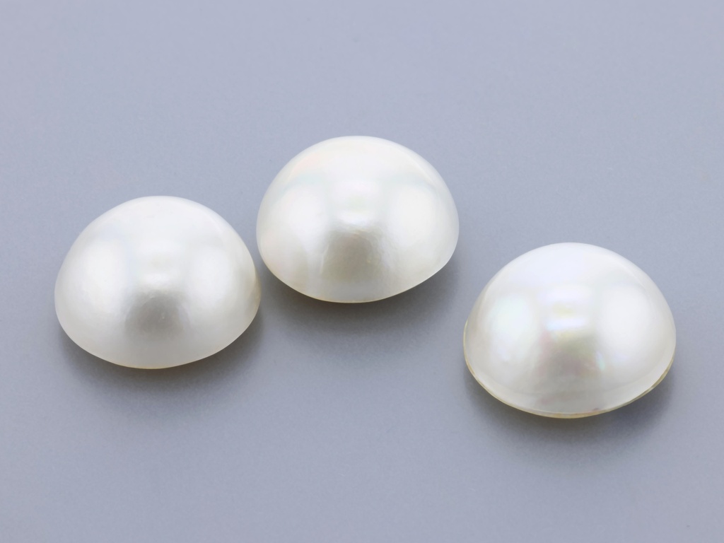 Mabe Pearl 13-13.5mm Round White