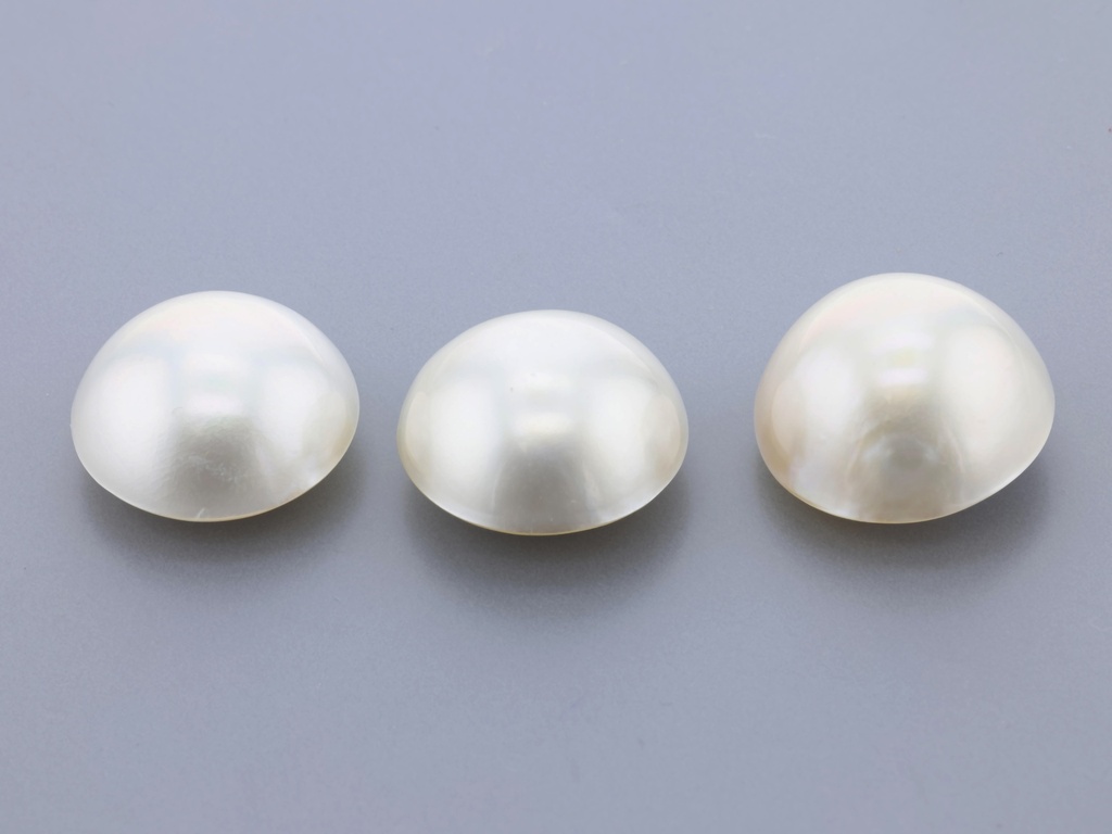 Mabe Pearl 13.5-14mm Round White