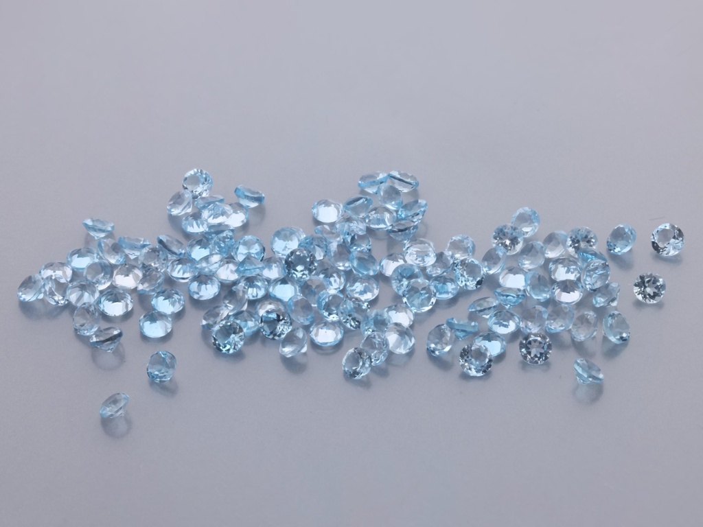Topaz  1.00mm Round Medium Blue