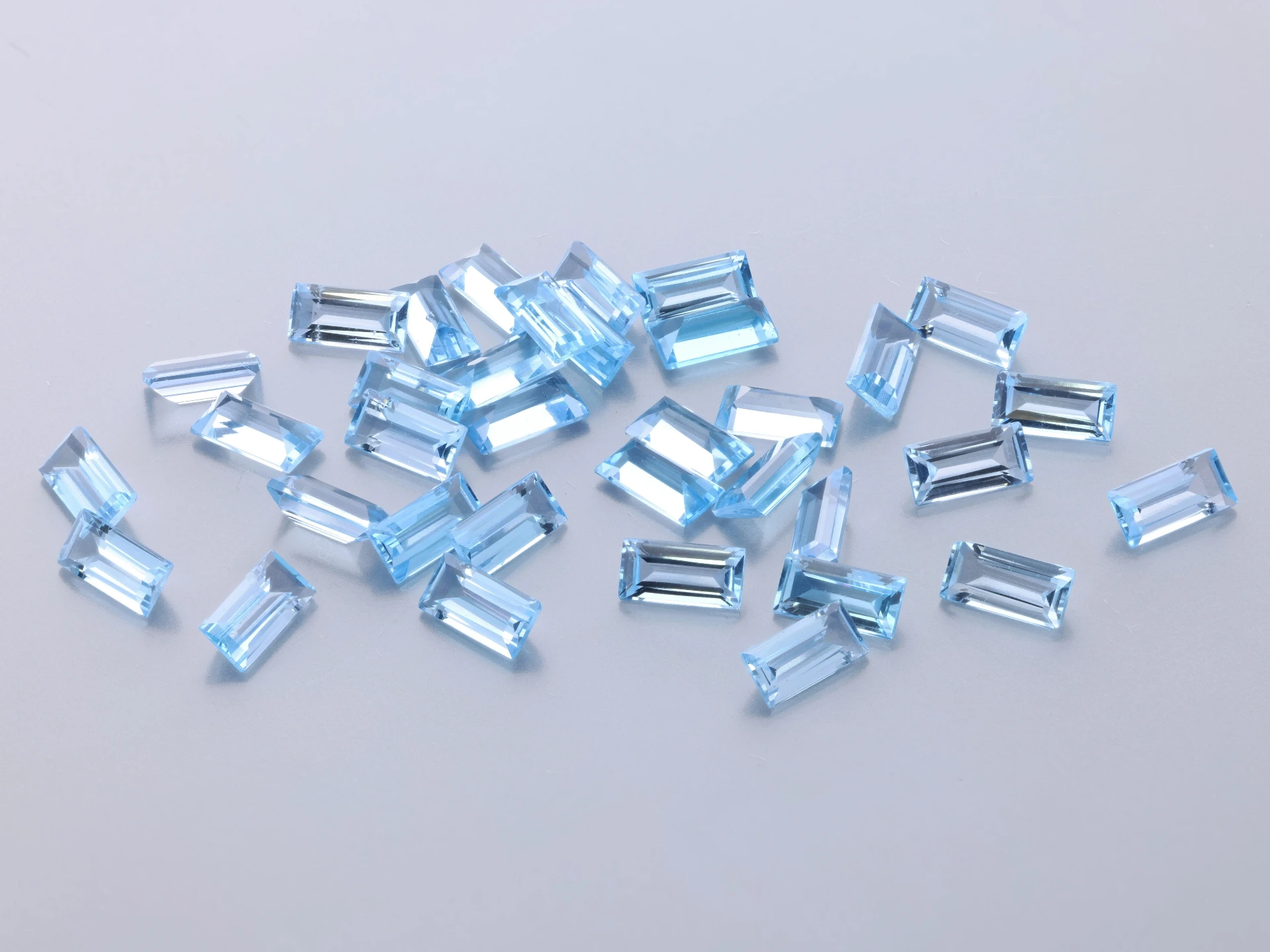 [TMBS0402] Topaz  4x2mm Baguette Medium Blue 