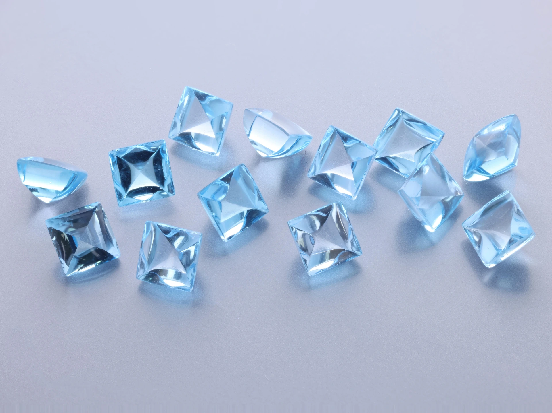 [TMQC0400] Topaz 4.00mm Square Cabochon Medium Blue 