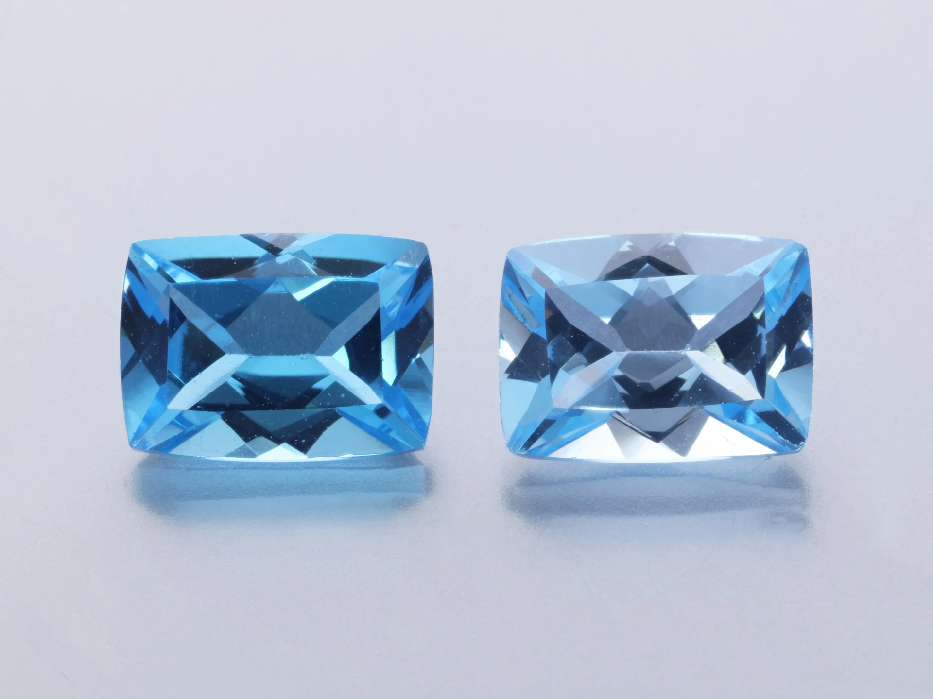 [TMAB0705] Topaz 7x5mm Cushion Medium Blue