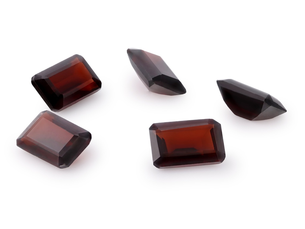 [GPOS0604] Pyrope Garnet 6x4mm Emerald Cut 