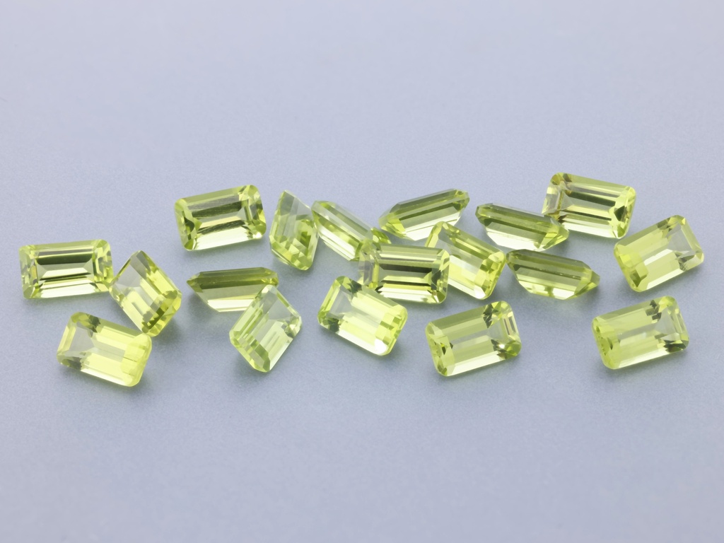 [PROS0503] Peridot 5x3mm Emerald Cut
