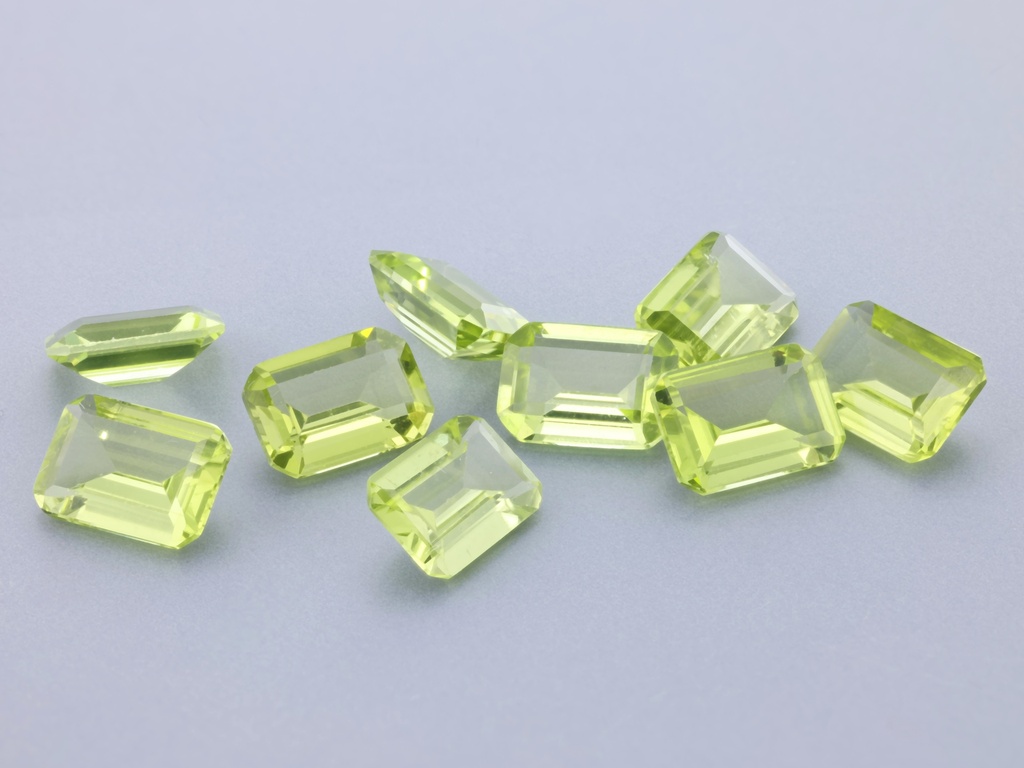 [PROS0705] Peridot 7x5mm Emerald Cut
