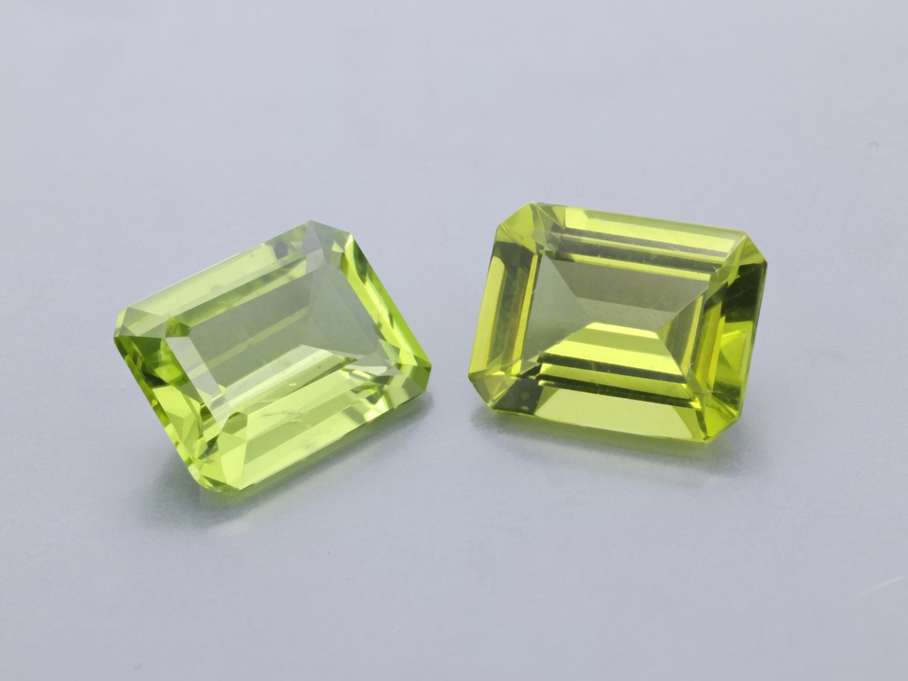 [PROS0907] Peridot 9x7mm Emerald Cut