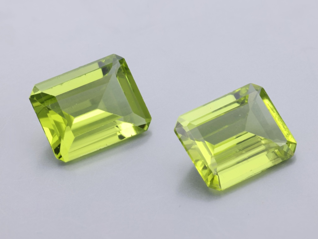 [PROS1008] Peridot 10x8mm Emerald Cut