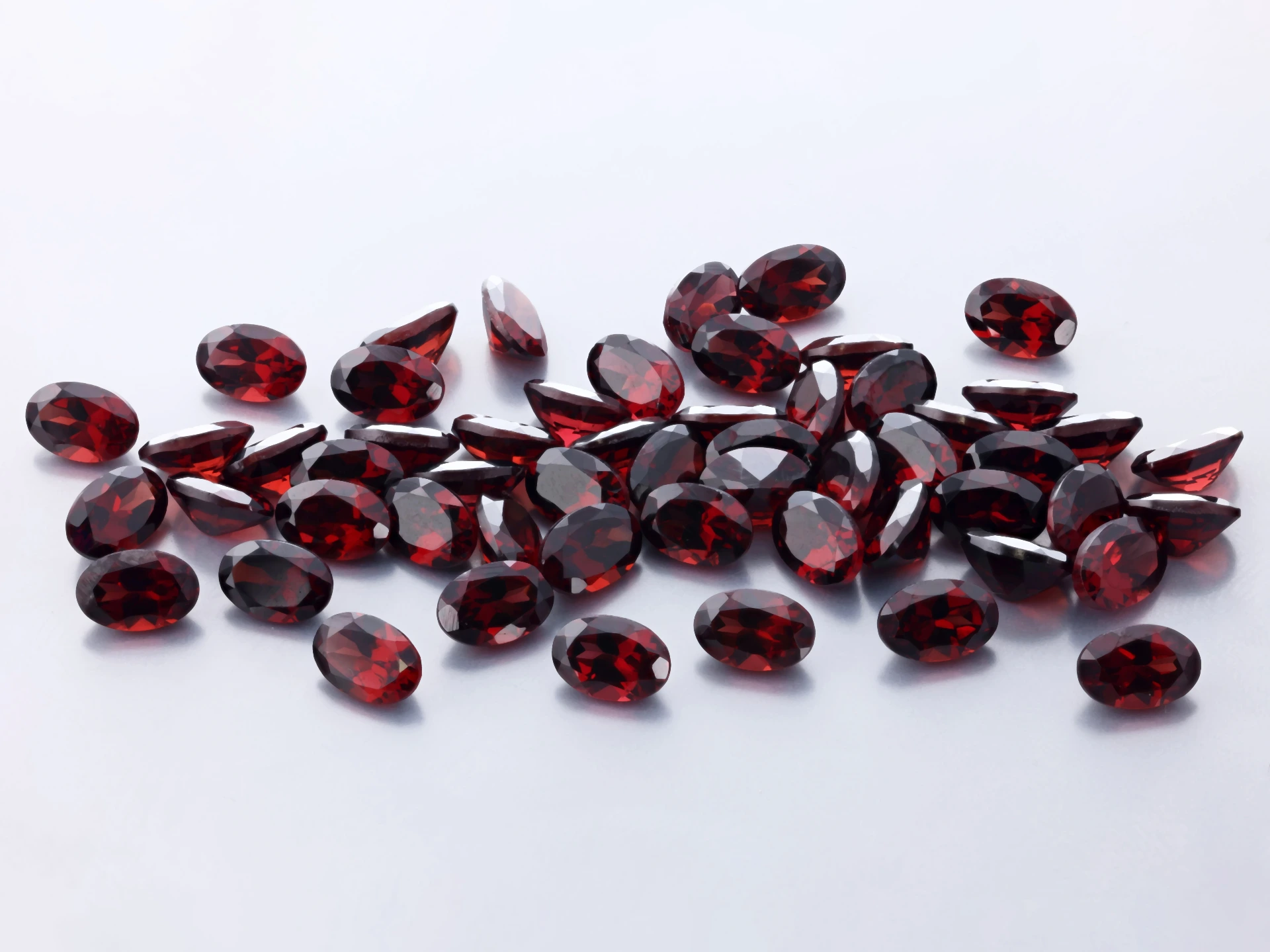 [GAVB0604] Almandine Garnet 6x4mm Oval