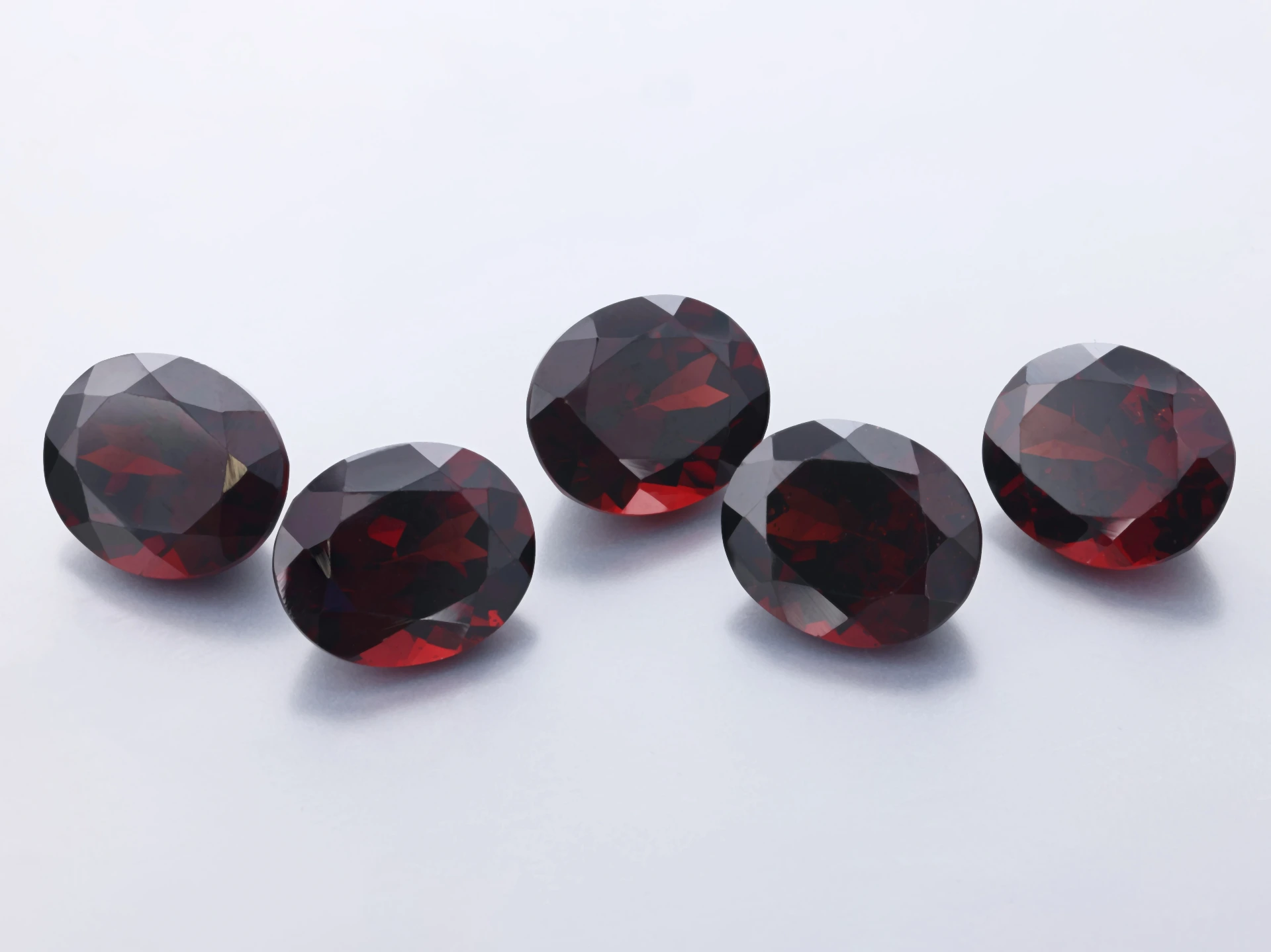 [GAVB1210] Almandine Garnet 12x10mm Oval