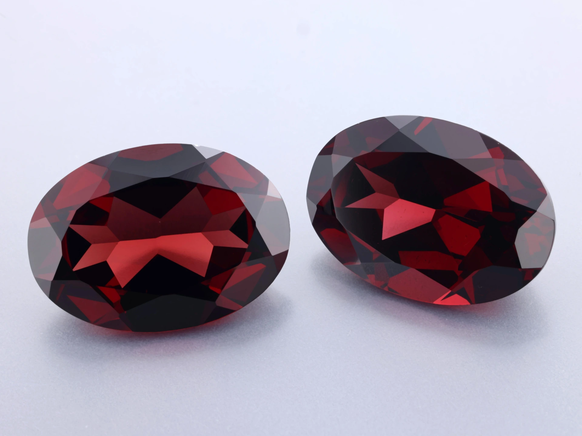 [GAVB1410] Almandine Garnet 14x10mm Oval