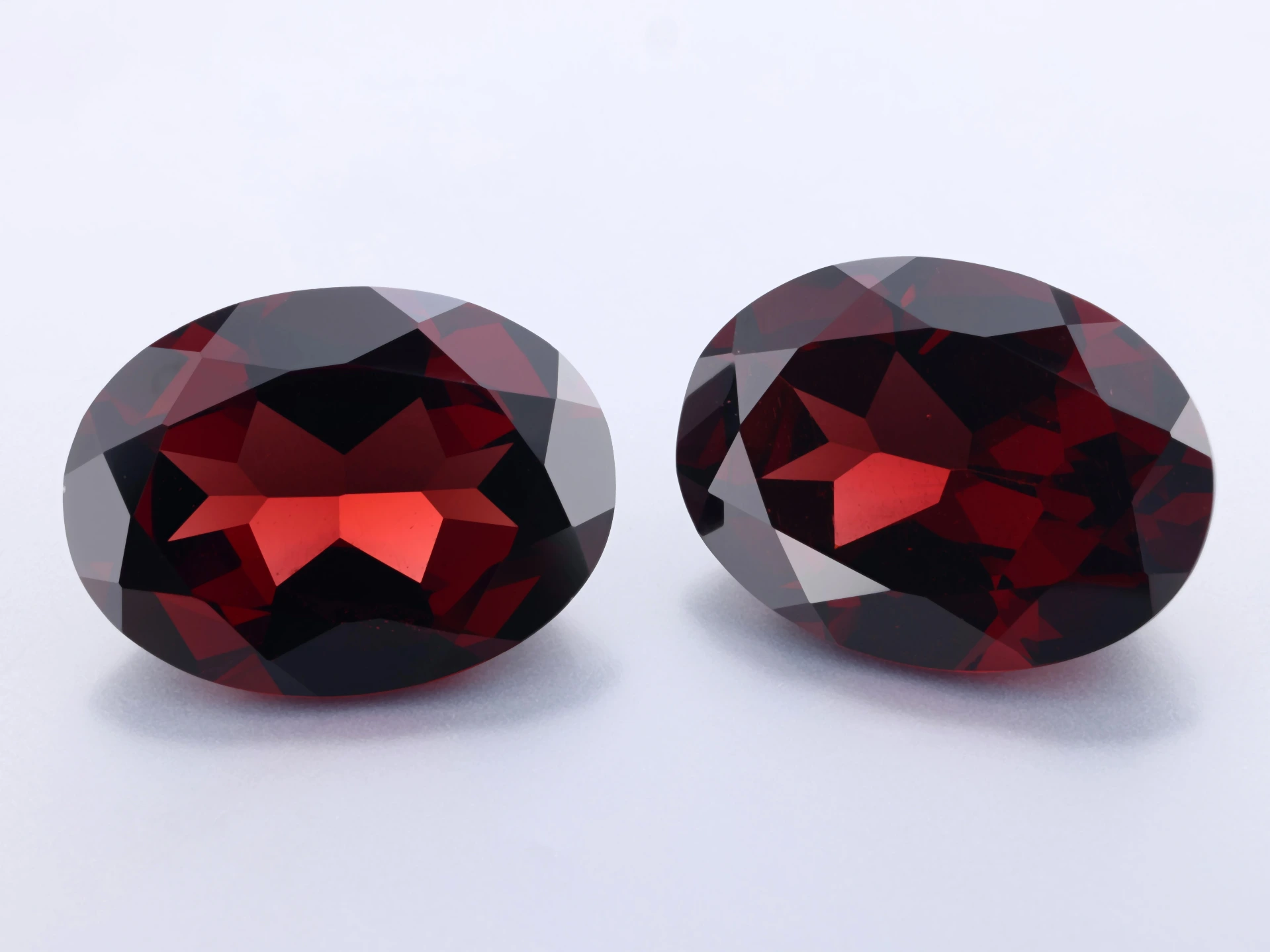 [GAVB1612] Almandine Garnet 16x12mm Oval