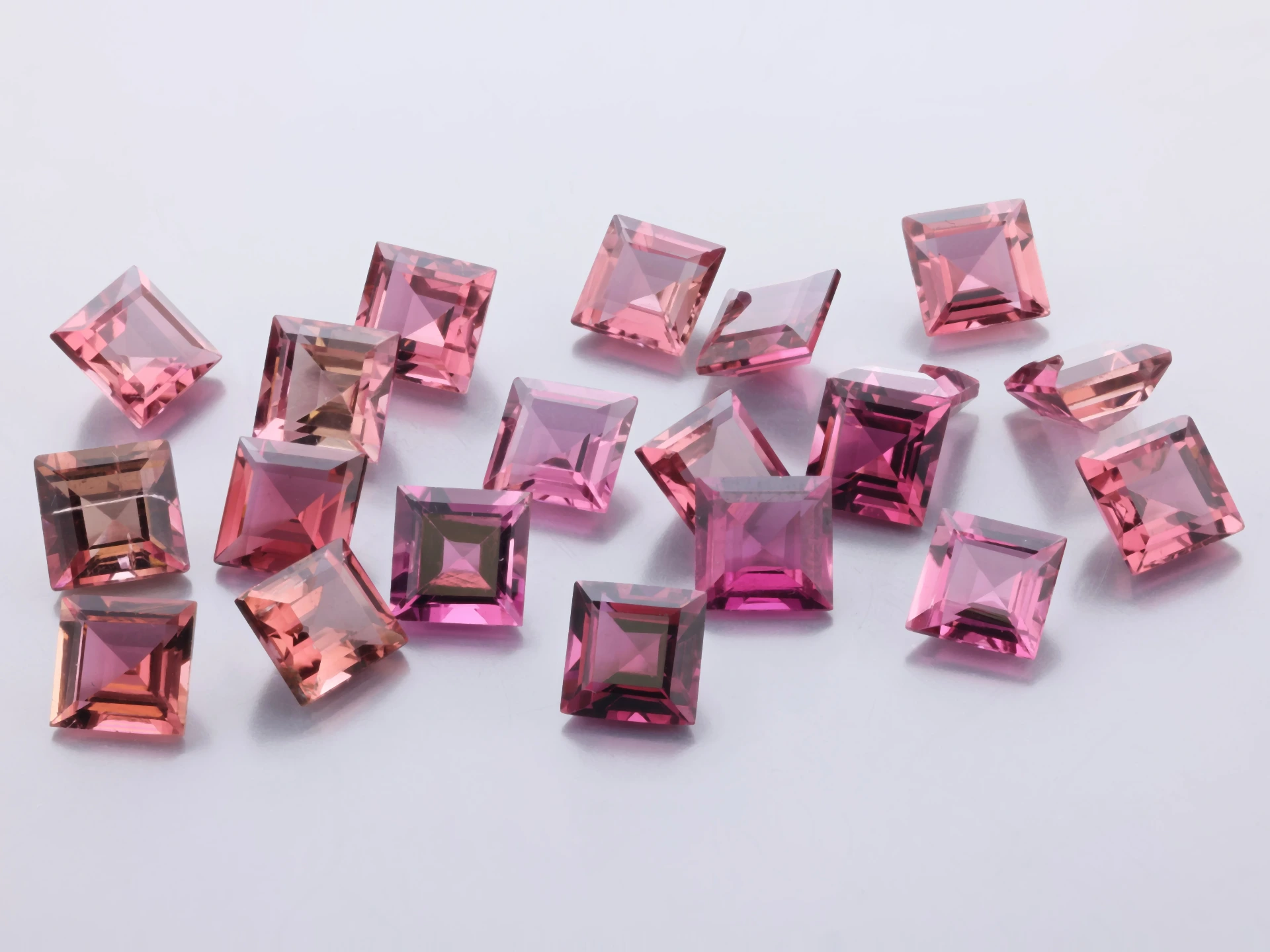 [UPQS0500] Pink Tourmaline 5.00mm Carre Cut