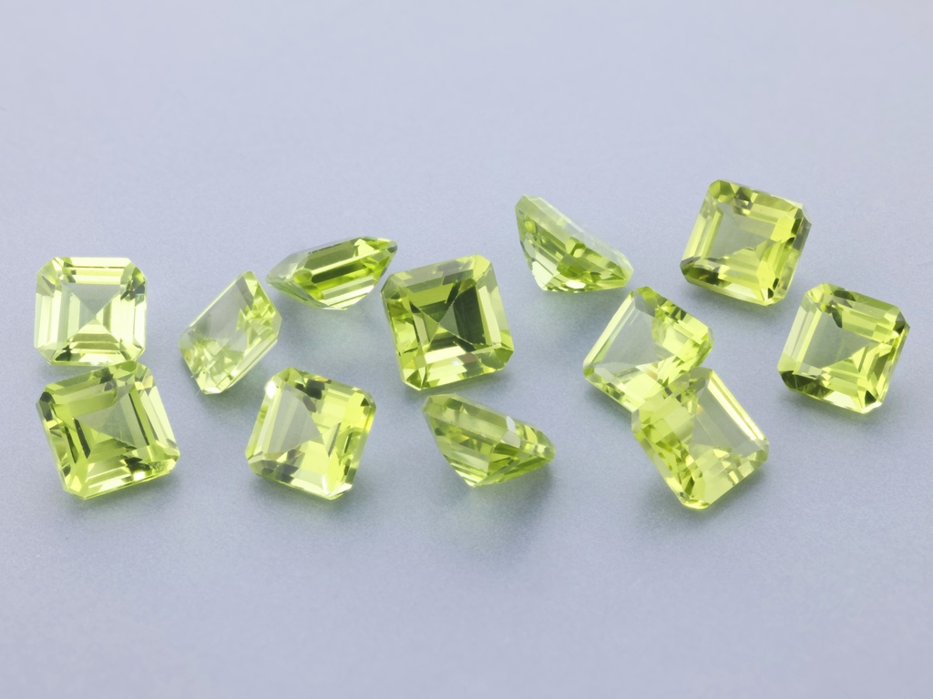 [PROS0500] Peridot 5.00mm Square Emerald Cut