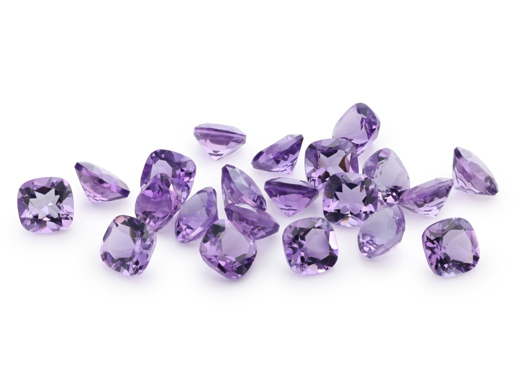 [QAAB0500M] Amethyst 5.00mm Square Cushion Mid to Dark Colour