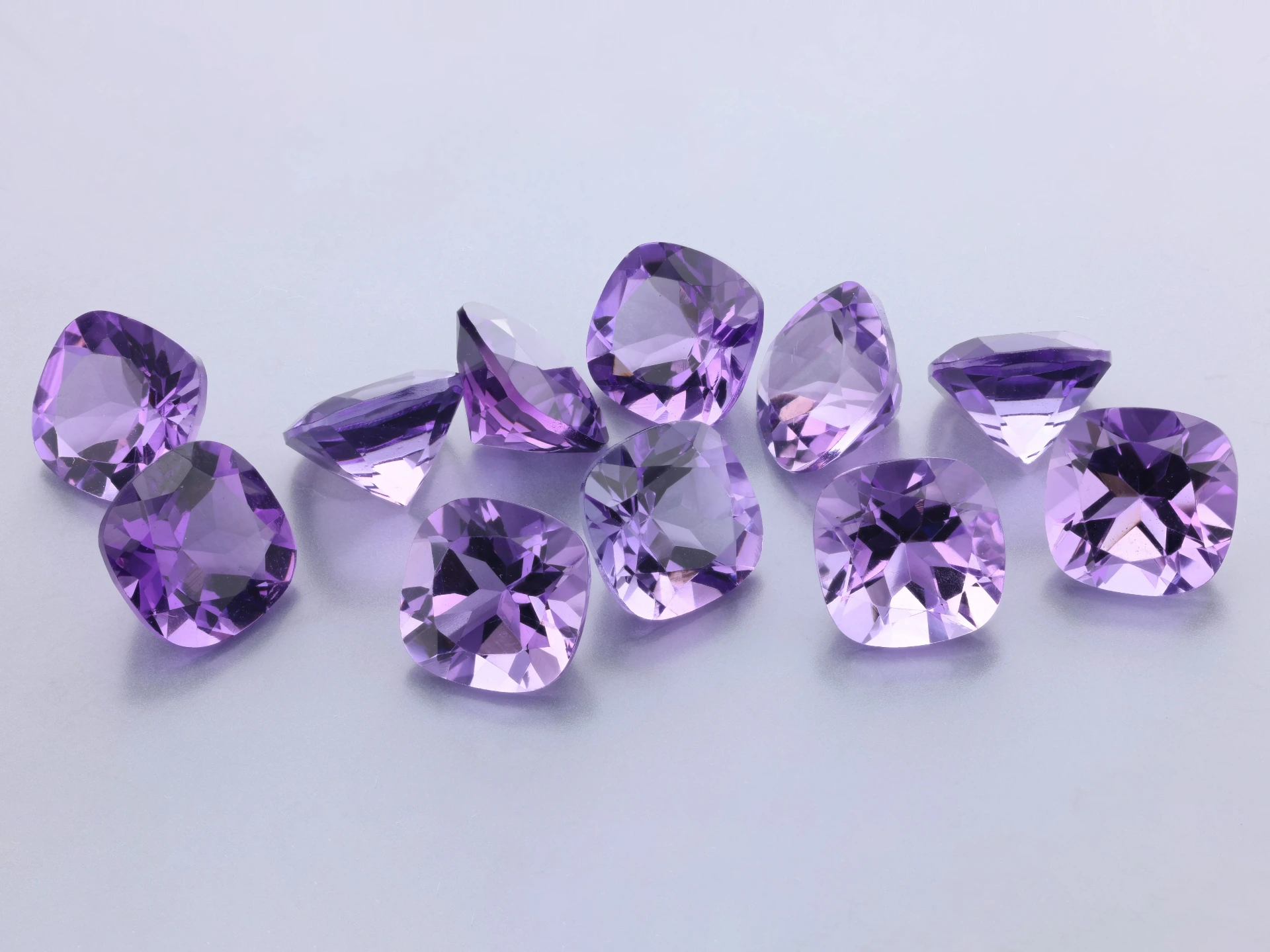 [QAAB0700D] Amethyst 7.00mm Square Cushion Mid to Dark