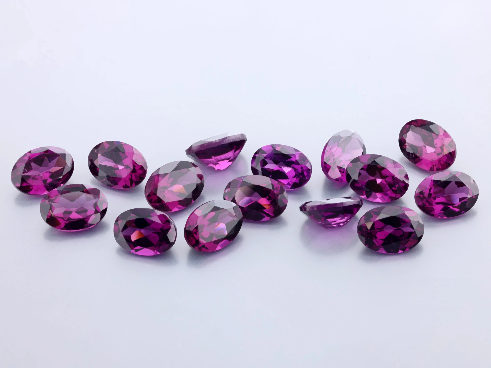 [GRVB0705] Rhodolite Garnet 7x5mm Oval