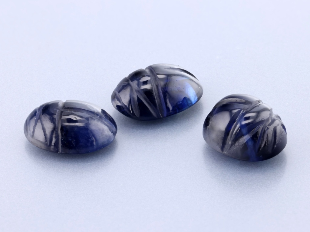 [SAFQ0806X1] Australian Sapphire Carved Scarab 8x6mm +/- Blue