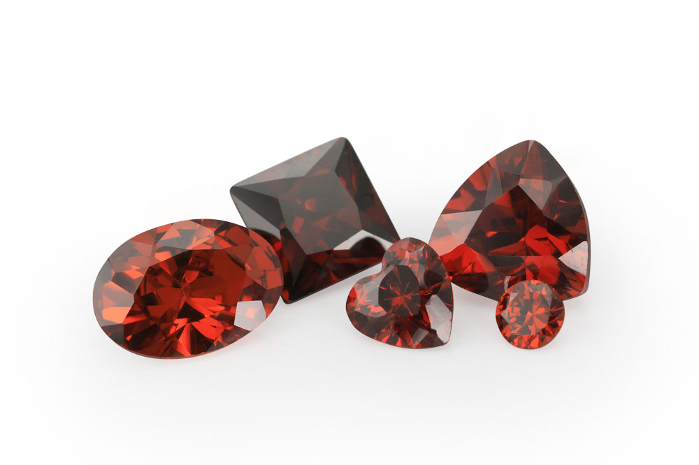 [ZNHB0500] Cubic Zirconia 5.00mm Heart Shape Red