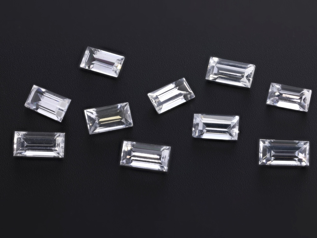 [SWBS0402] White Sapphire 4x2mm Baguette