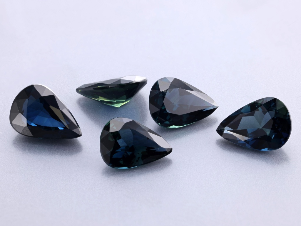 [SAPB0705A] Australian Sapphire 7x5mm +/- Pear Shape Mid to Dark Blue