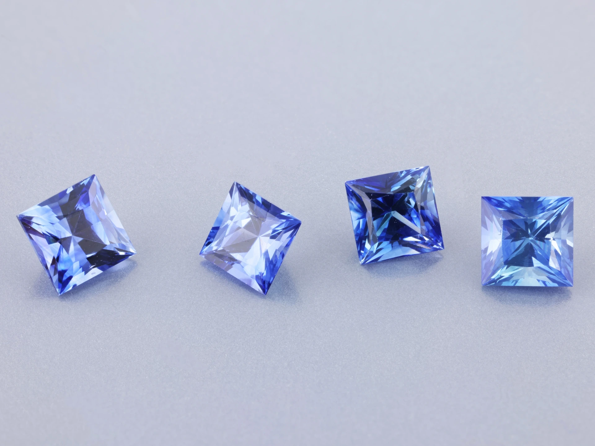 [SCQP0400] Ceylon Sapphire 4.00mm Princess Cut Dark Blue