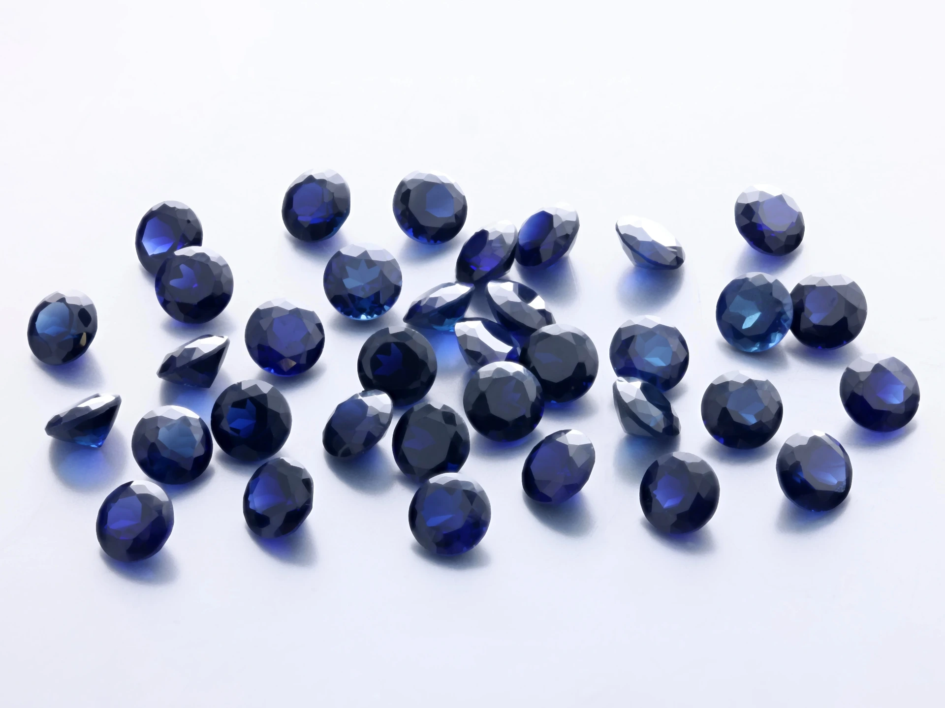 [YDRB0425] Synthetic/Lab Grown Sapphire 4.25mm Round Blue