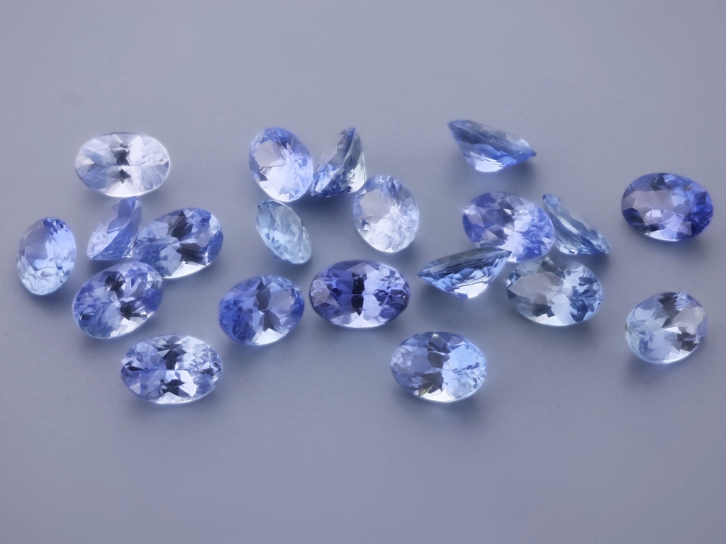 [SCVB0604P1] Ceylon Sapphire 6x4mm Oval Light to Mid Blue UNHEATED