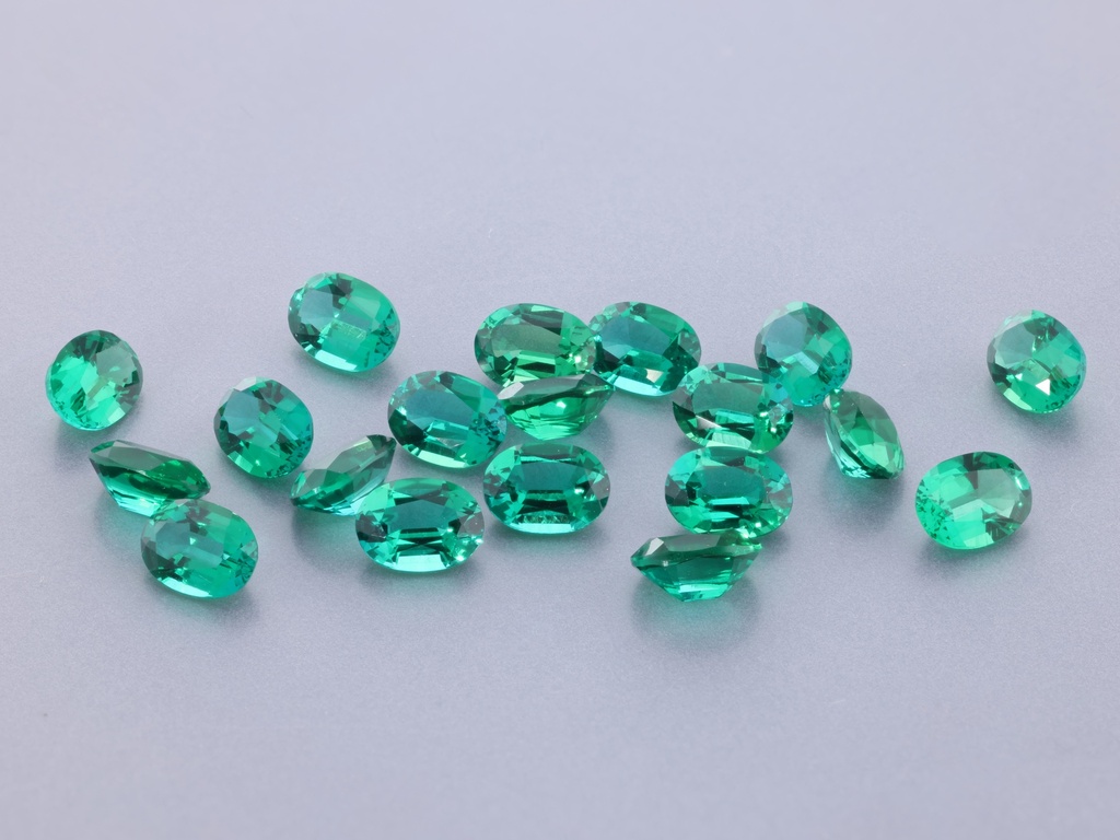 Hydrothermal/Lab Grown Emerald 4x3mm Oval
