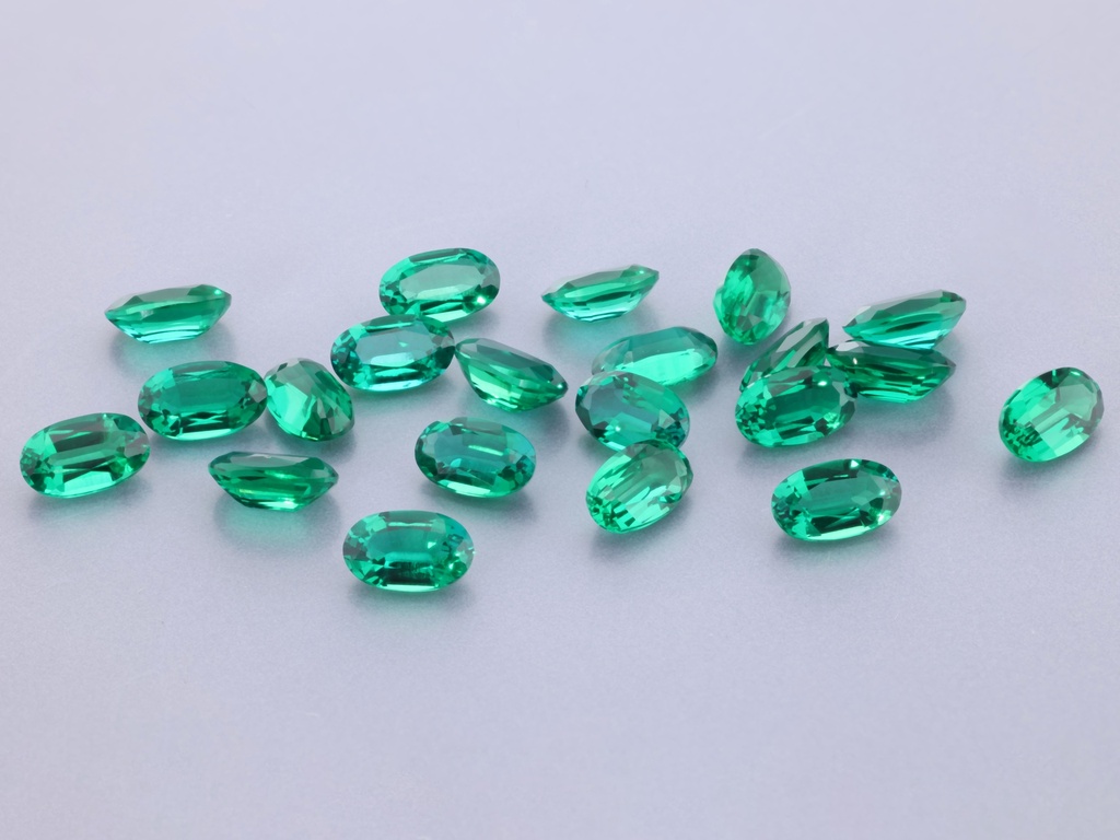 Hydrothermal/Lab Grown Emerald 5x3mm Oval