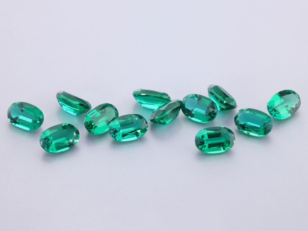 Hydrothermal/Lab Grown Emerald 6x4mm Oval