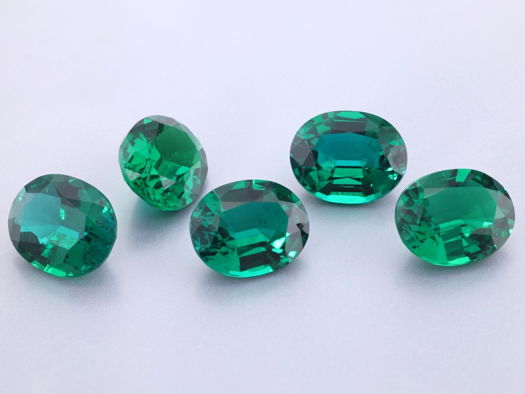 Hydrothermal/Lab Grown Emerald 10x8mm Oval
