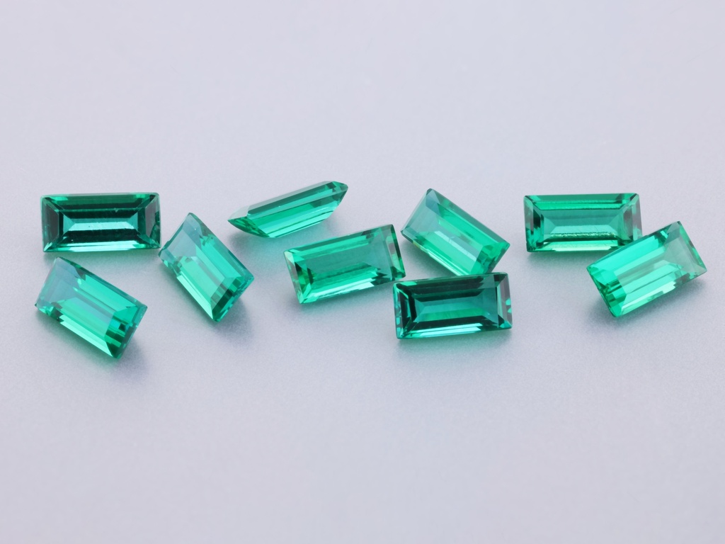 Hydrothermal/Lab Grown Emerald 5x2.5mm Baguette