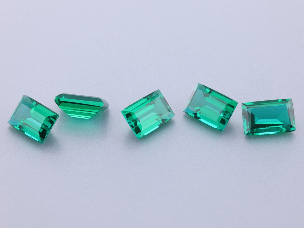 Hydrothermal/Lab Grown Emerald 6x4mm Baguette