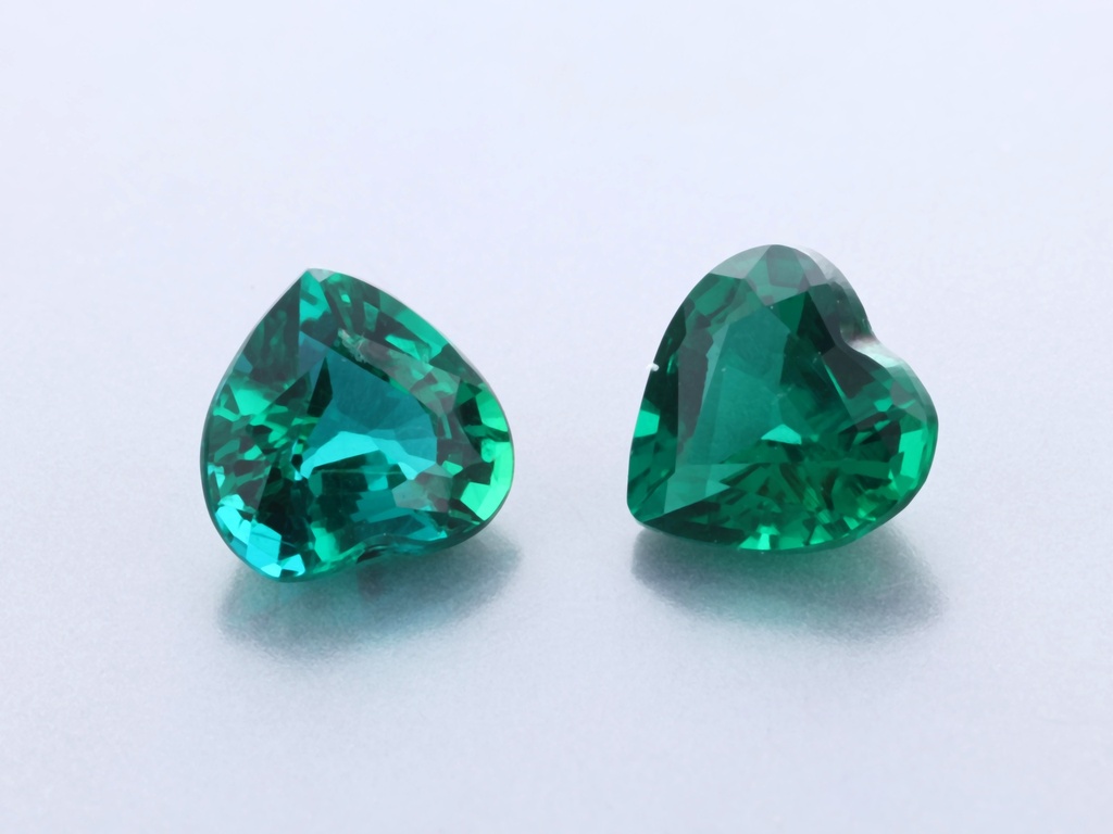 Hydrothermal/Lab Grown Emerald 5.00mm Heart Shape